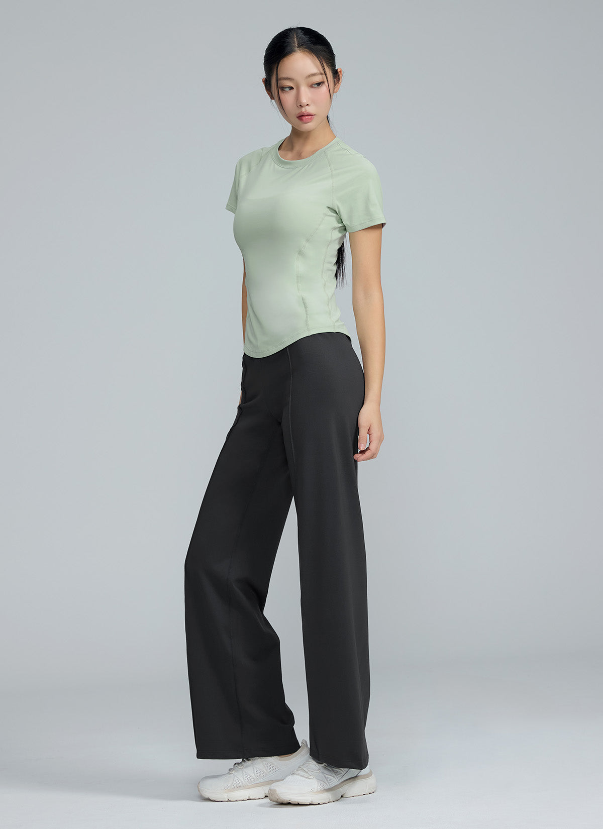 Daily Feather Slim Fit Short Sleeve