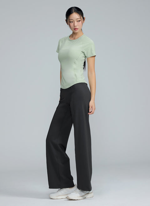 Daily Feather Slim Fit Short Sleeve