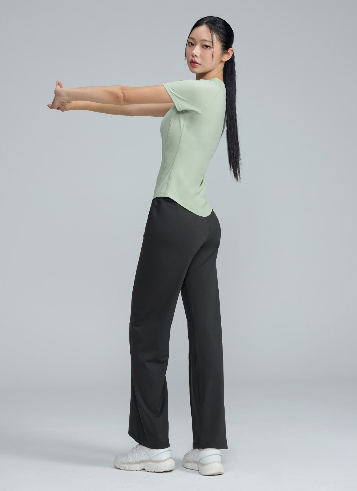 Daily Feather Slim Fit Short Sleeve