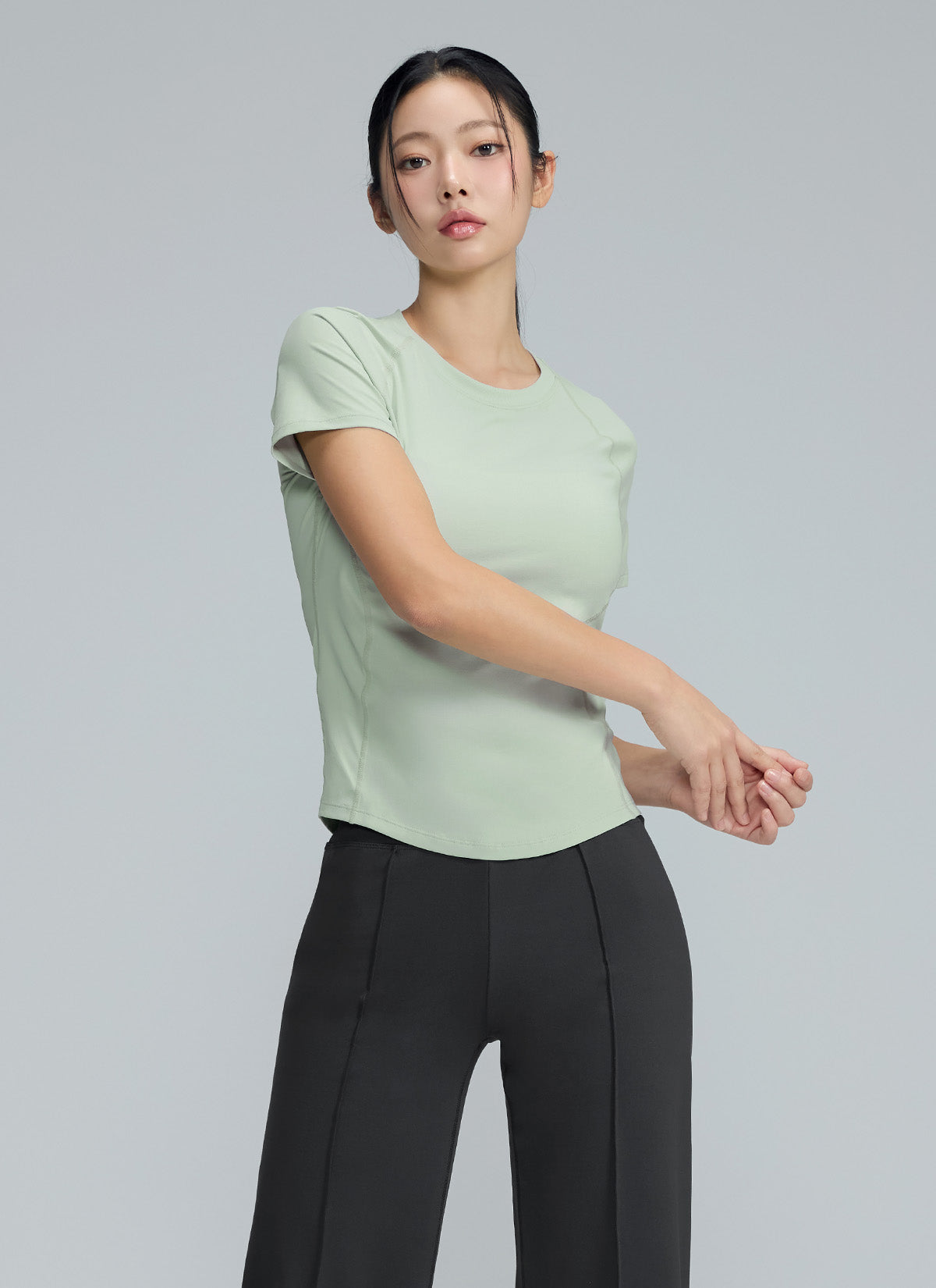 Daily Feather Slim Fit Short Sleeve