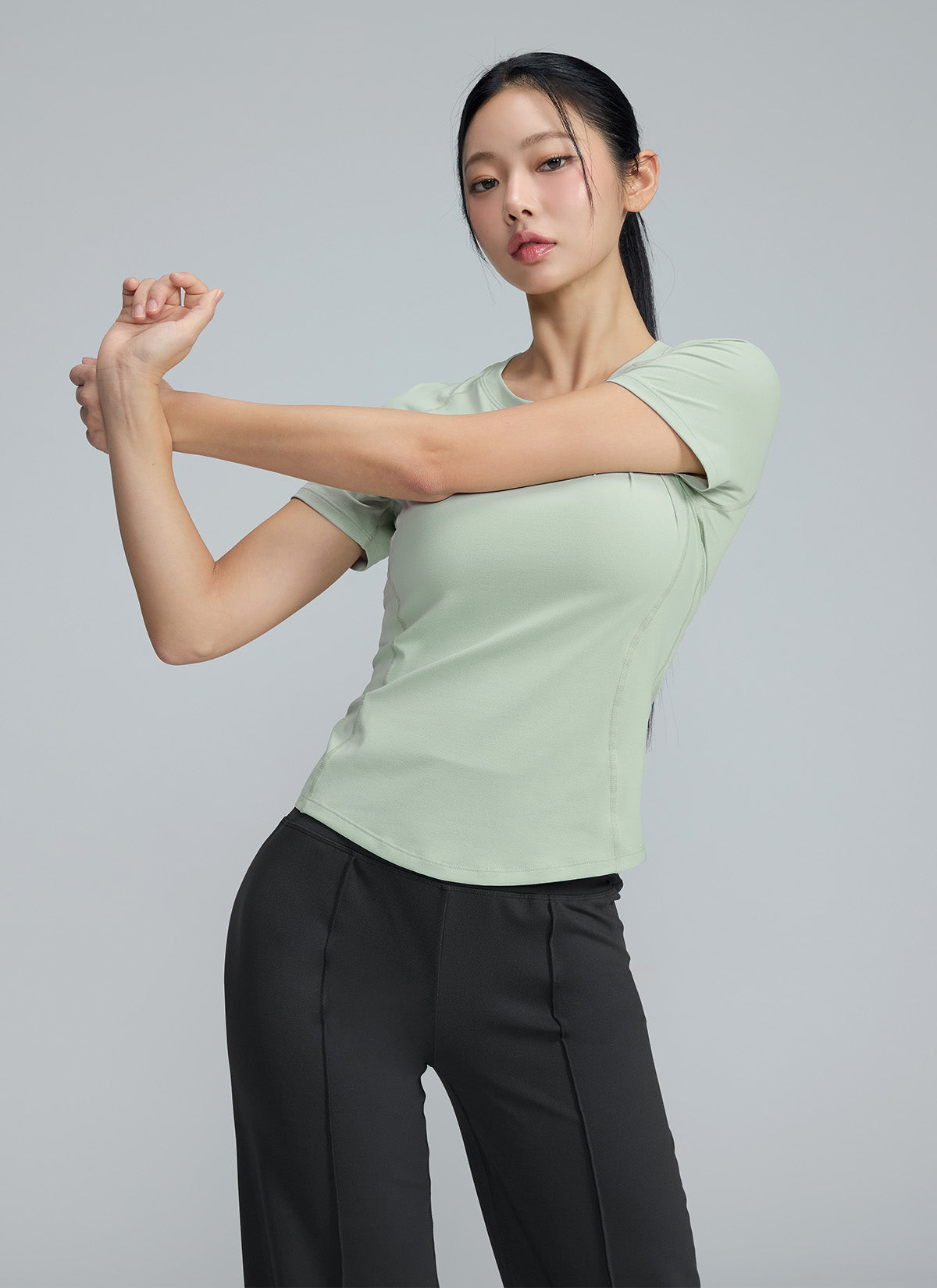 Daily Feather Slim Fit Short Sleeve