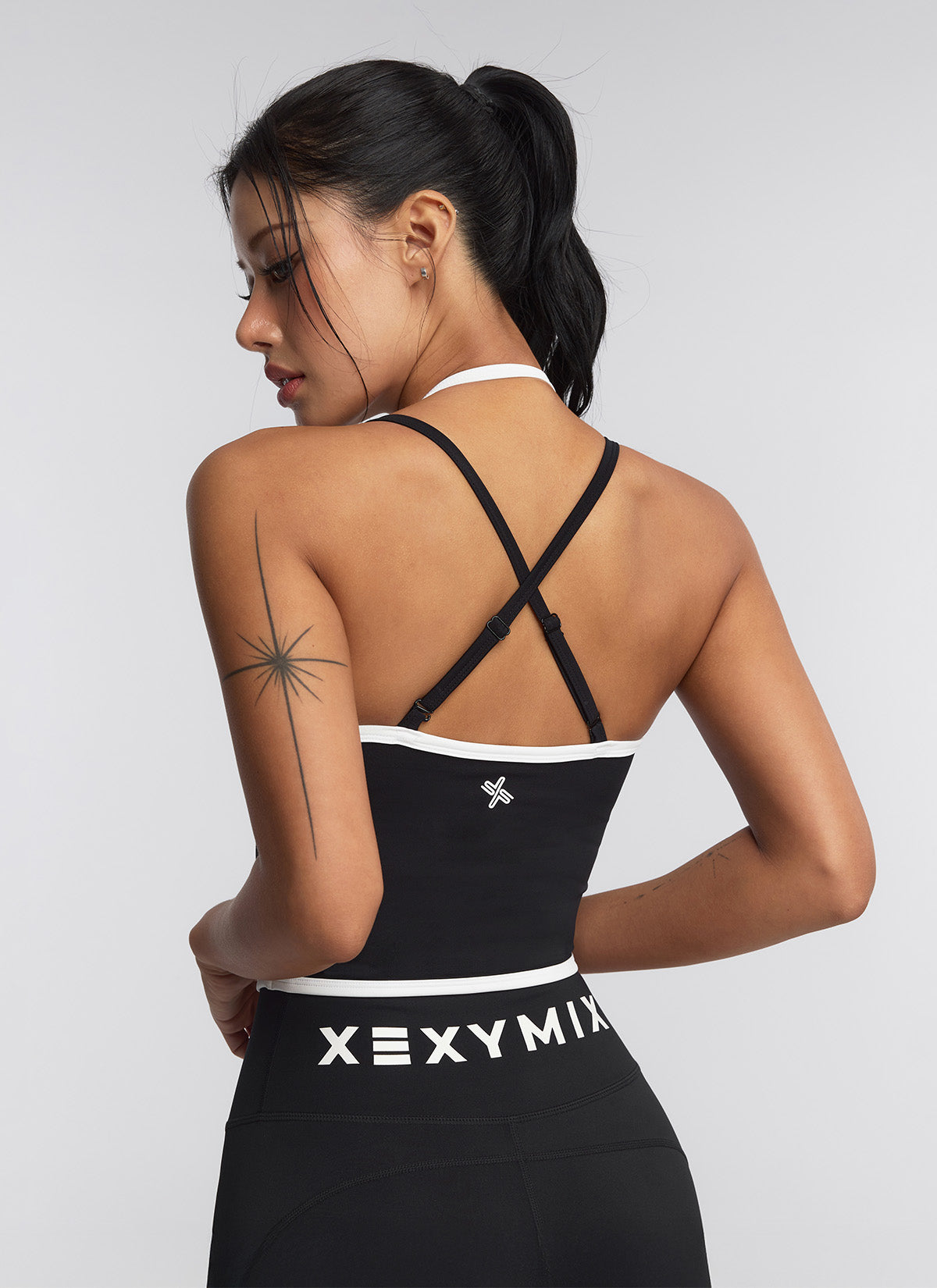 [SET] Curve Line Cropped Top & Lettering Leggings