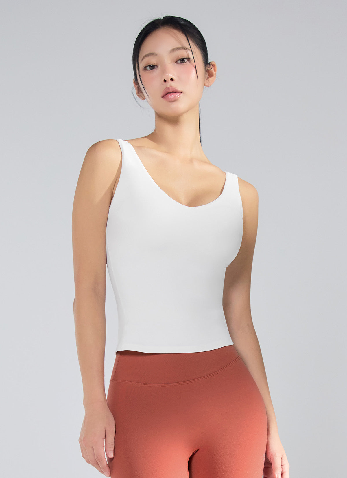 Black Label Signature Breathe V-neck Tank Top