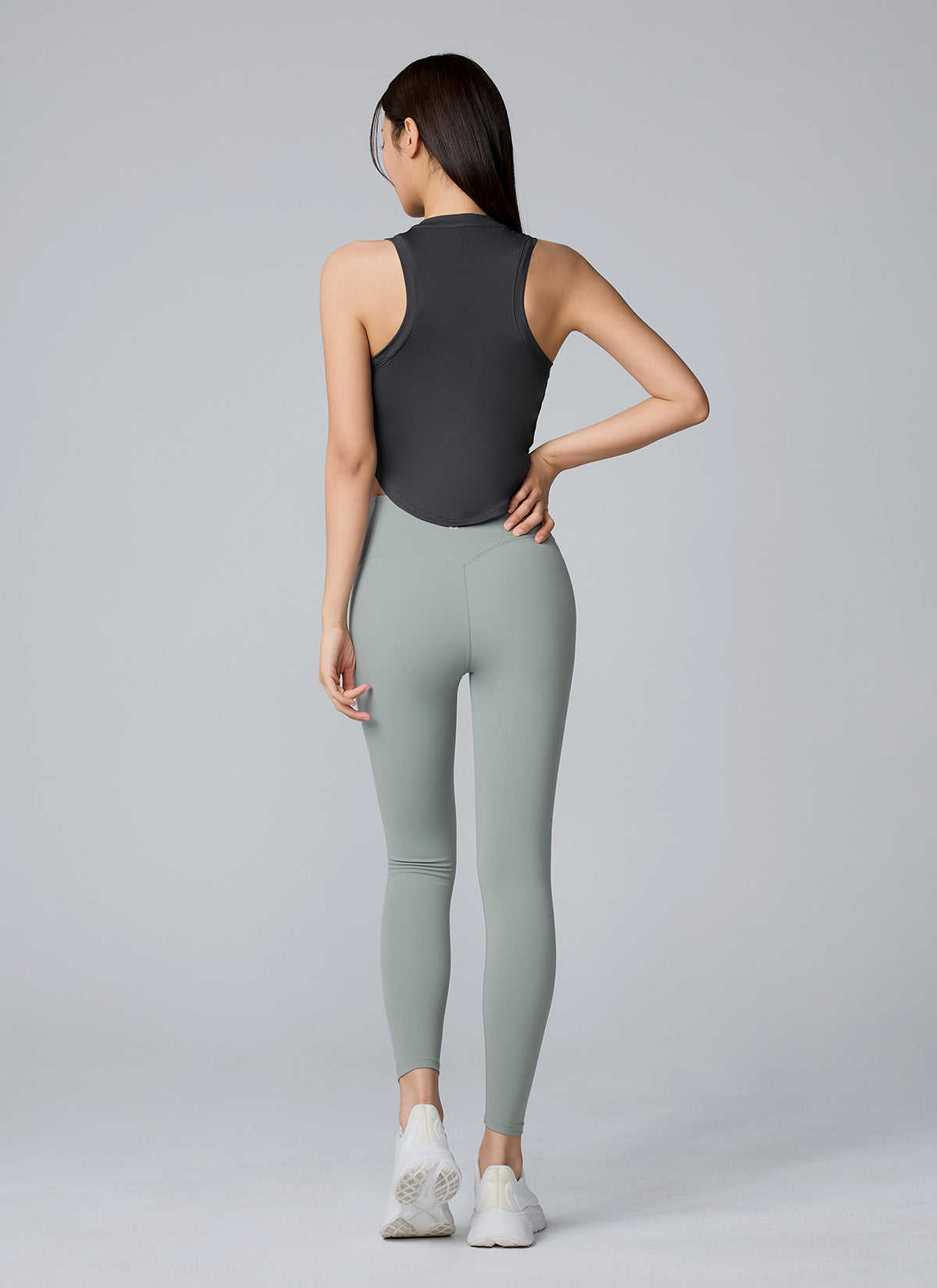 [2 FOR]XELLA™ Light Round Sleeveless