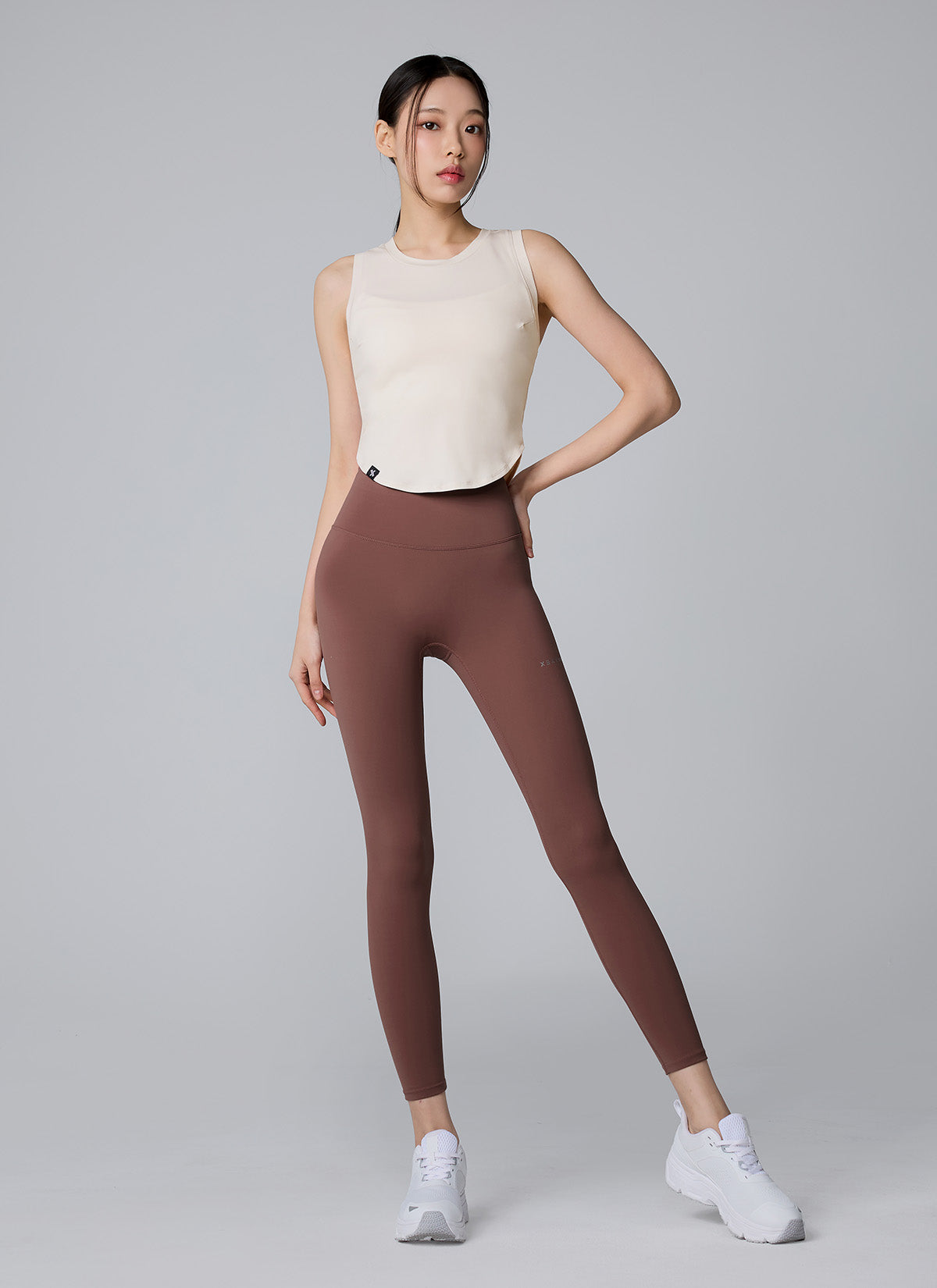[2 FOR]XELLA™ Light Round Sleeveless