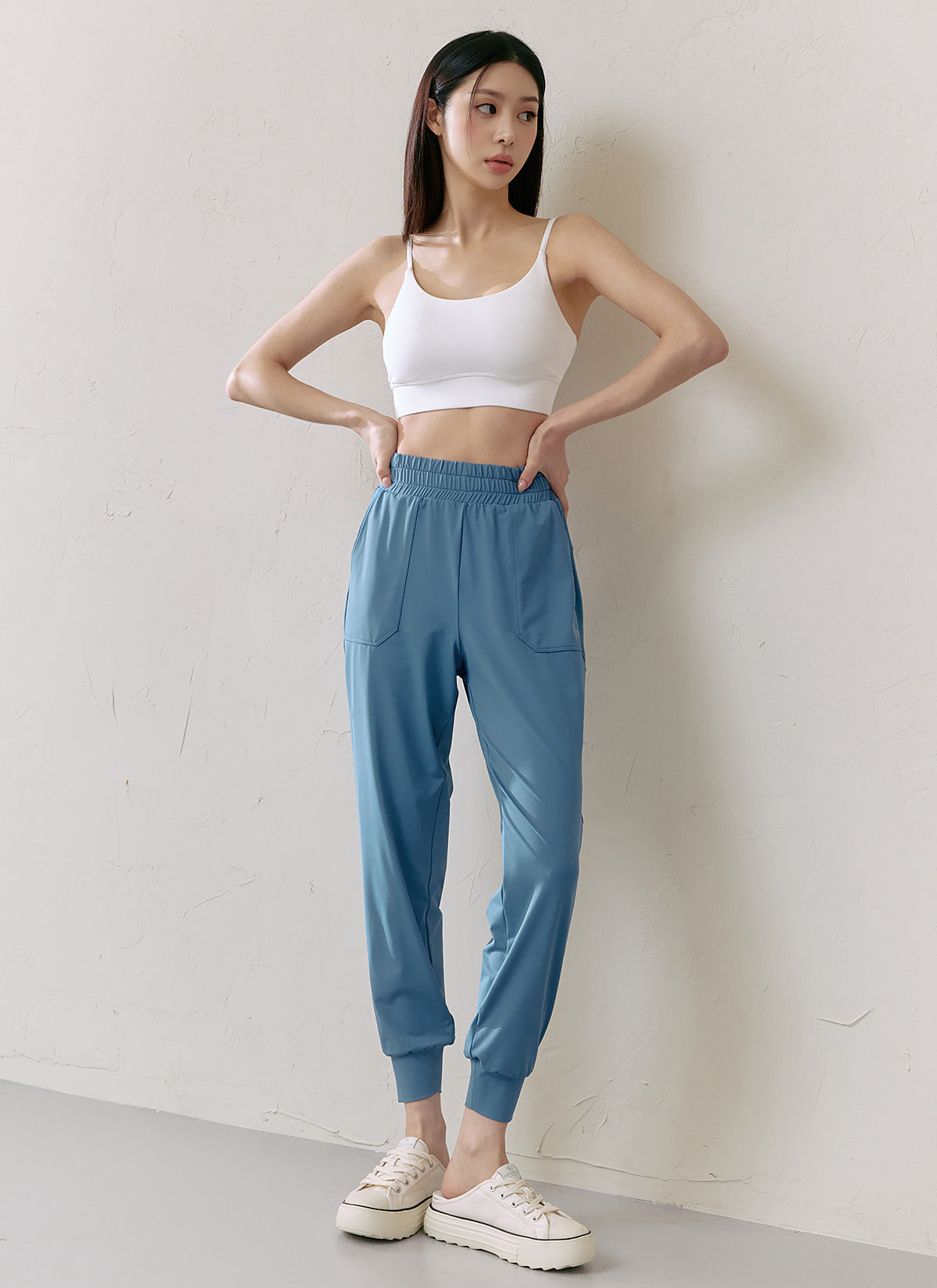 Medium Feather In-Band Jogger Pants