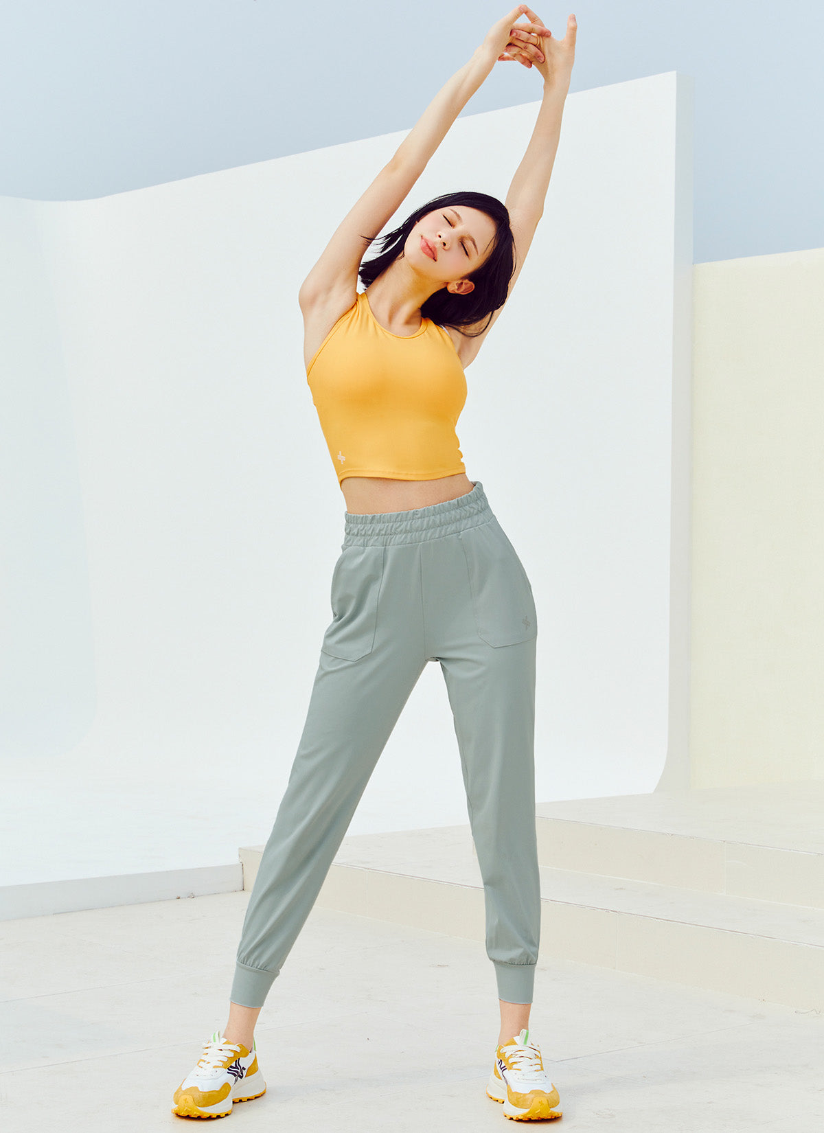 Medium Feather In-Band Jogger Pants