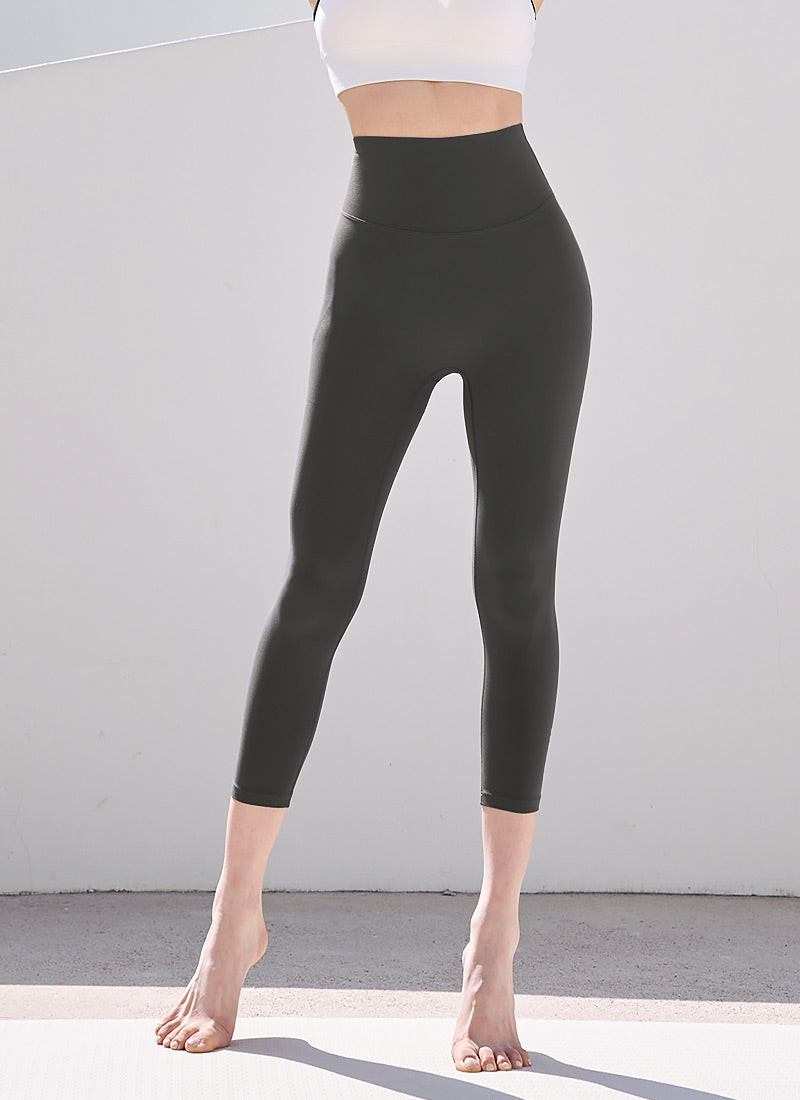 Black Label 330N Capri Leggings