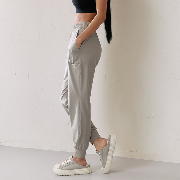 Medium Feather In-Band Jogger Pants